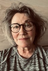 Head and shoulders image of Alison Jeffers